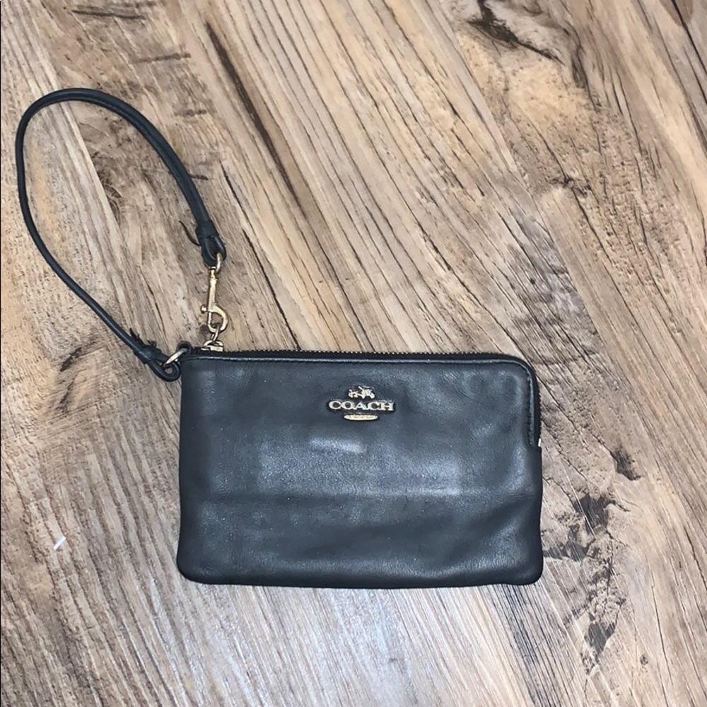 Cute black wristlet!